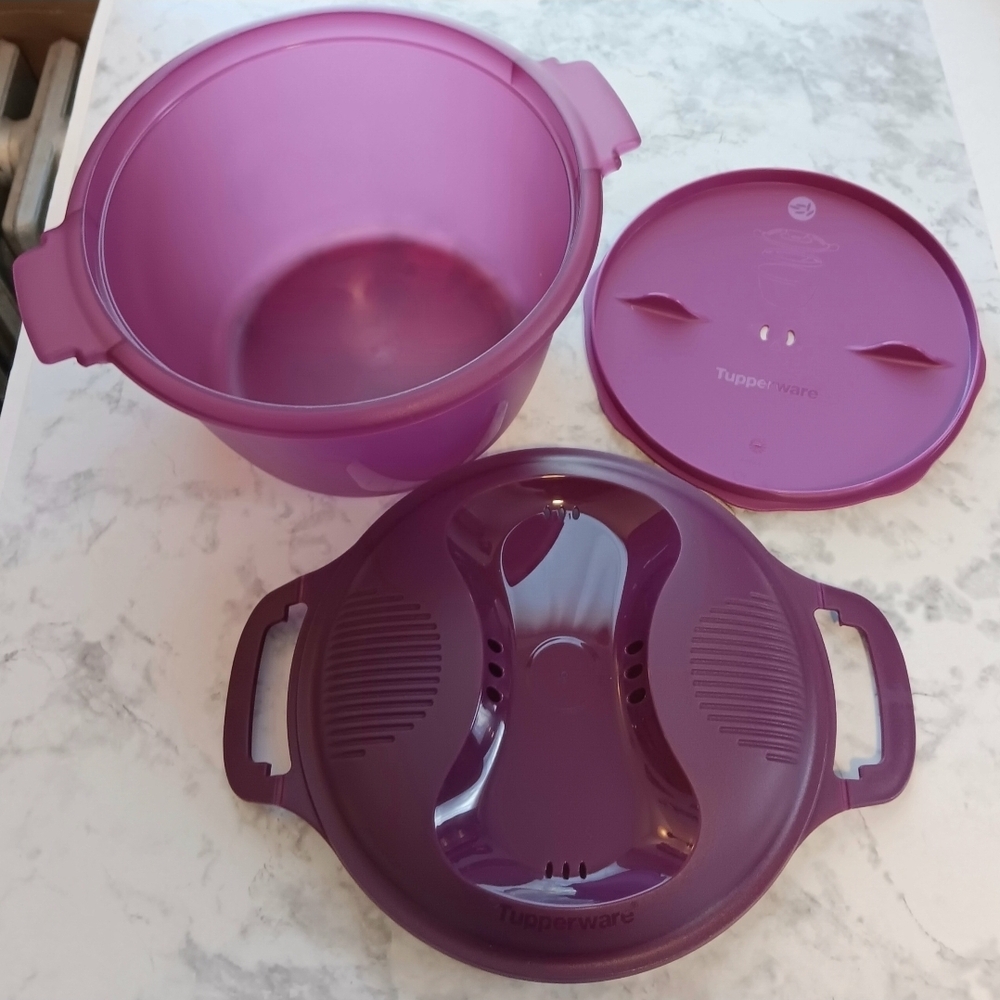 Tupperware Microwave Rice Cooker - Excellent Used Condition! - Picture 3 of 16